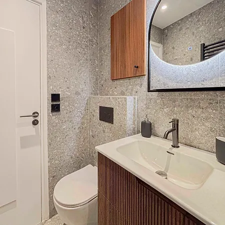 Petit Cocon Au Coeur Du Vieux-nice, Wifi, Ac, 2pers Apartment Nice